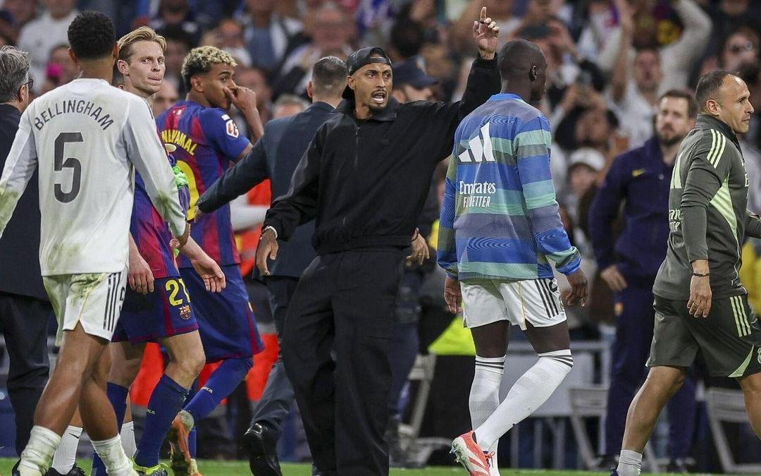 弗里克和拉菲尼亞為巴薩打氣：只是輸?shù)袅?分，還有時(shí)間追趕