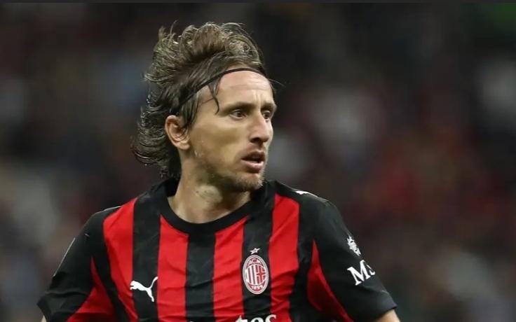 老當益壯！40歲莫德里奇連續(xù)5場意甲踢滿90分鐘